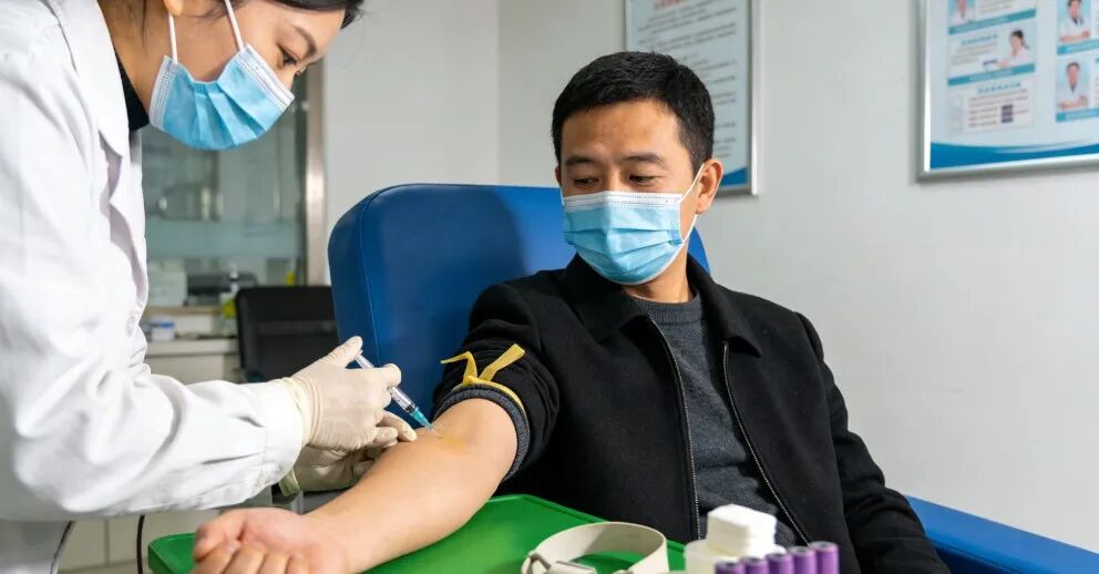 肿瘤患者出现这4种情况，赶紧暂停化疗！否则越化人越垮